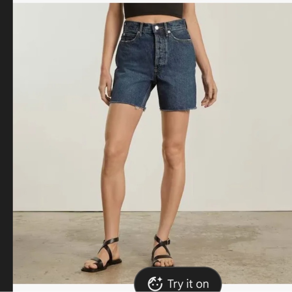 Everlane rigid highway short. Size 24. Worn twice. Perfect condition.